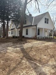 10015 Johnson Drive, Merriam, KS 66203