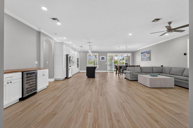 176 Andros Harbour Place, Jupiter, FL 33458