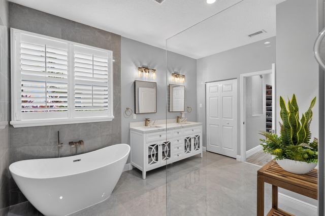 176 Andros Harbour Place, Jupiter, FL 33458
