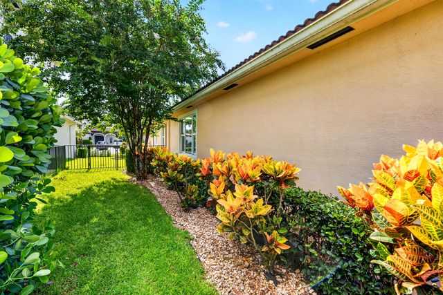 176 Andros Harbour Place, Jupiter, FL 33458
