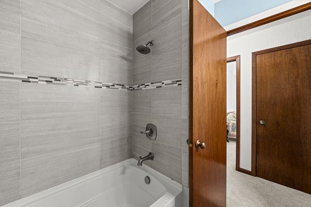 1004 6th Street, Hampton, IL 61256