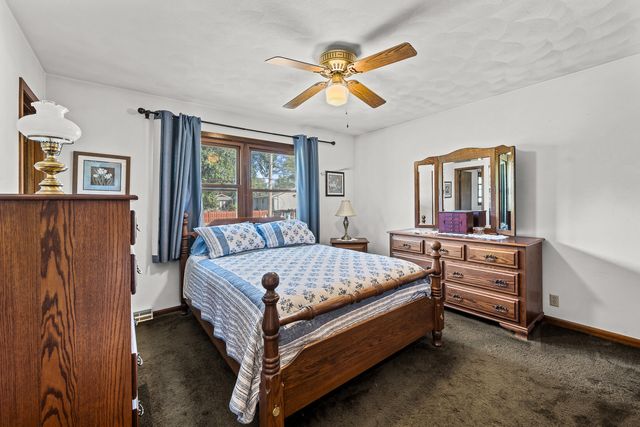 1004 6th Street, Hampton, IL 61256