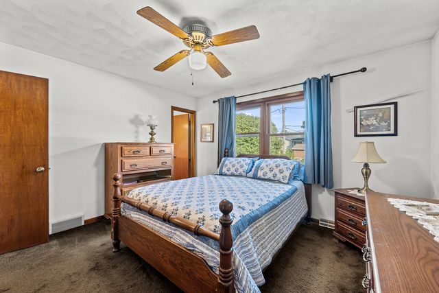 1004 6th Street, Hampton, IL 61256