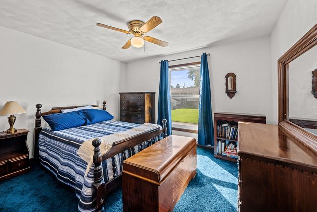 1004 6th Street, Hampton, IL 61256