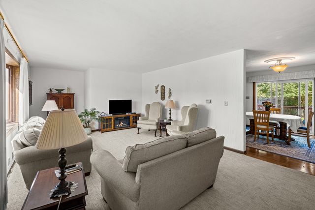 1004 6th Street, Hampton, IL 61256