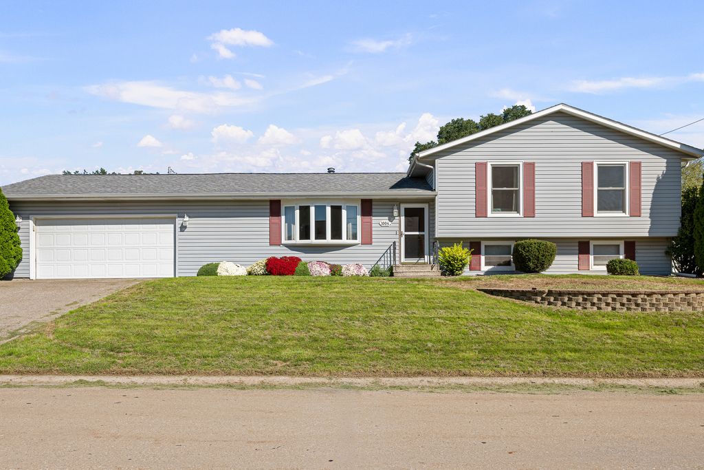 1004 6th Street, Hampton, IL 61256