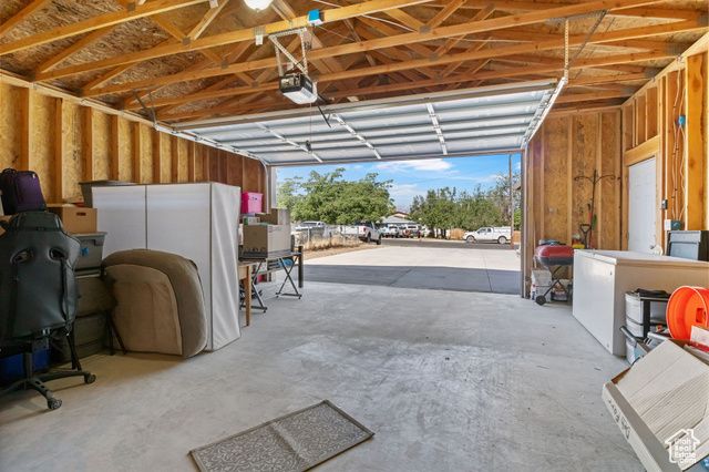 516 N BROADWAY AVE, Tooele, UT 84074