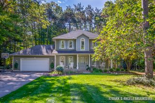 15276 Meadowwood Drive, Grand Haven, MI 49417