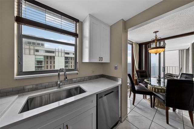 1010 S Ocean Boulevard 1711, Pompano Beach, FL 33062