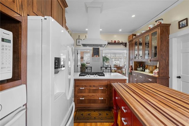 102 W Bush Street, Prairie Grove, AR 72753