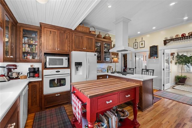 102 W Bush Street, Prairie Grove, AR 72753