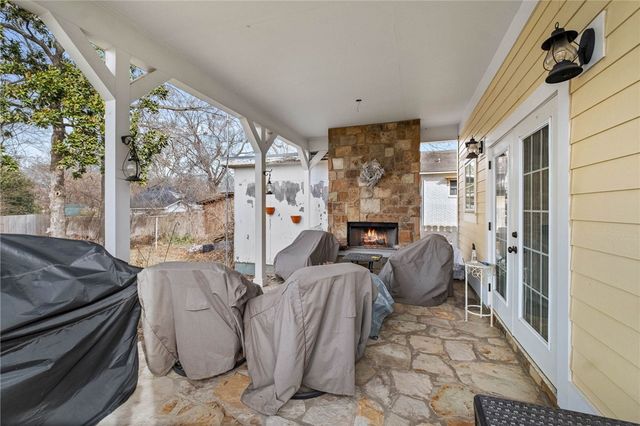 102 W Bush Street, Prairie Grove, AR 72753