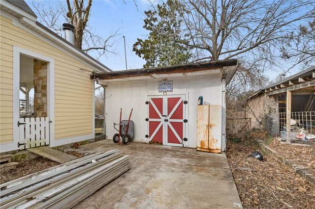 102 W Bush Street, Prairie Grove, AR 72753