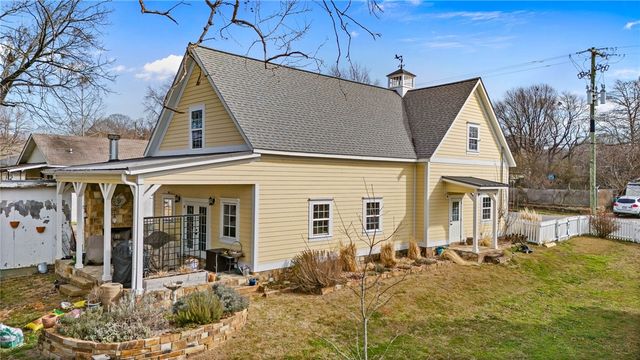 102 W Bush Street, Prairie Grove, AR 72753