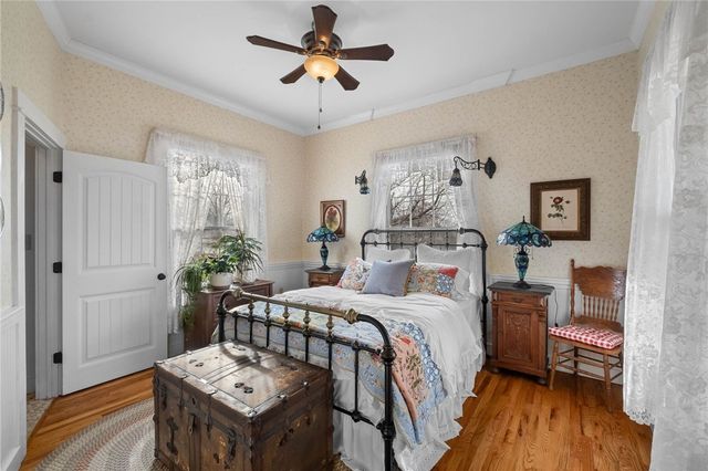 102 W Bush Street, Prairie Grove, AR 72753