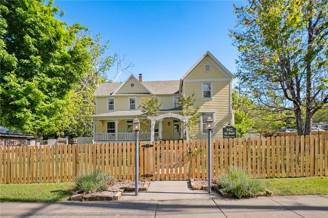 102 W Bush Street, Prairie Grove, AR 72753