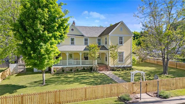 102 W Bush Street, Prairie Grove, AR 72753