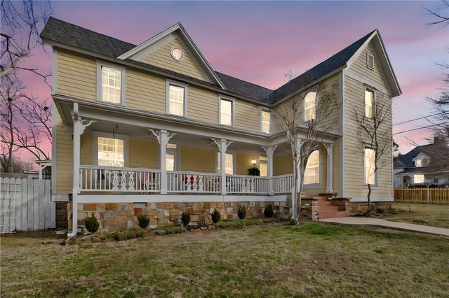 102 W Bush Street, Prairie Grove, AR 72753