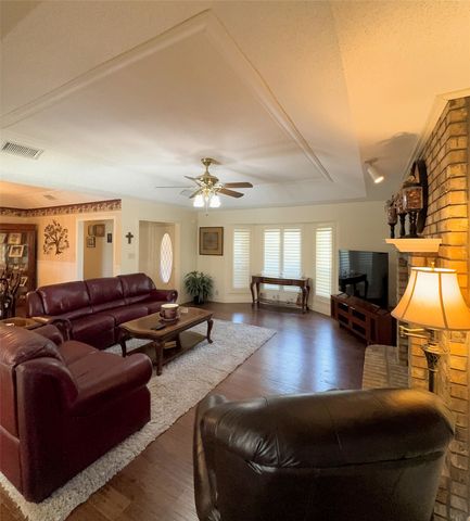 2800 Clearmeadow Street, Bedford, TX 76021
