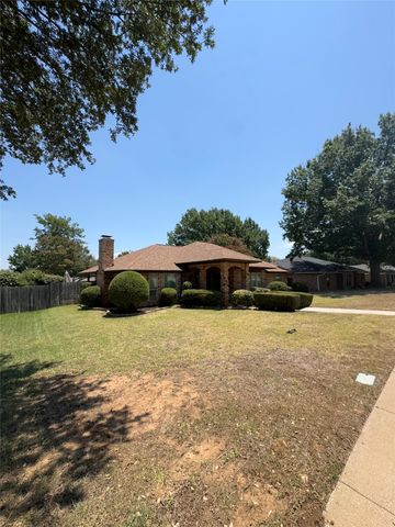 2800 Clearmeadow Street, Bedford, TX 76021