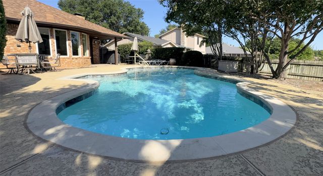 2800 Clearmeadow Street, Bedford, TX 76021