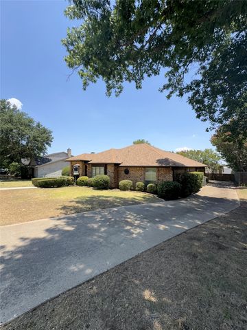 2800 Clearmeadow Street, Bedford, TX 76021