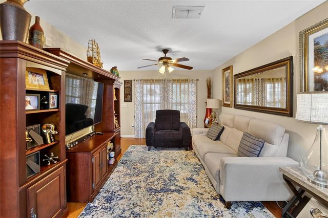 209 SAWTOOTH DRIVE, Valrico, FL 33594