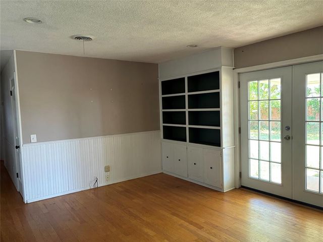 1023 N Madison Avenue, Blanchard, OK 73010