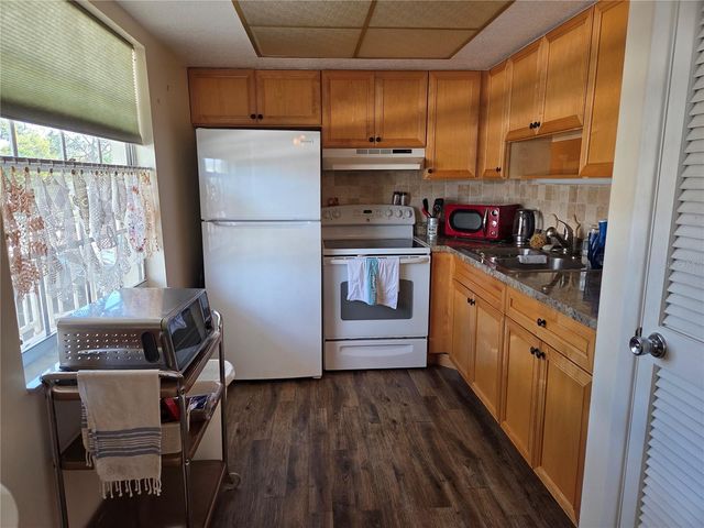 960 VIRGINIA STREET 207, Dunedin, FL 34698