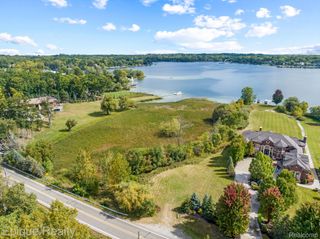 5375 Middlebelt Road, West Bloomfield Charter Township, MI 48323