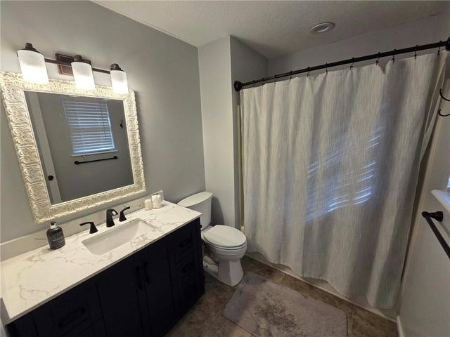 141 SE 611 Road, Warrensburg, MO 64093