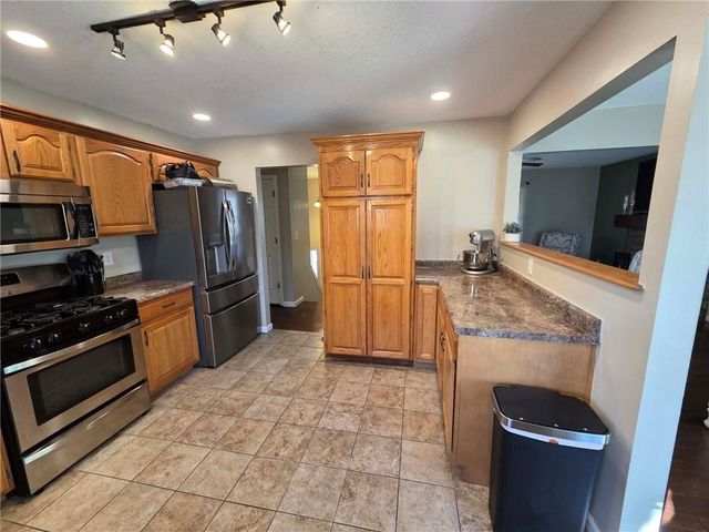 141 SE 611 Road, Warrensburg, MO 64093