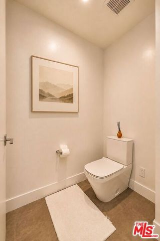728 N Sweetzer Avenue 112, West Hollywood, CA 90069