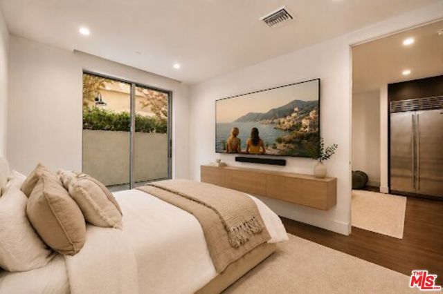 728 N Sweetzer Avenue 112, West Hollywood, CA 90069