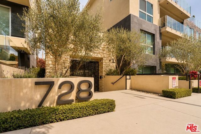 728 N Sweetzer Avenue 112, West Hollywood, CA 90069