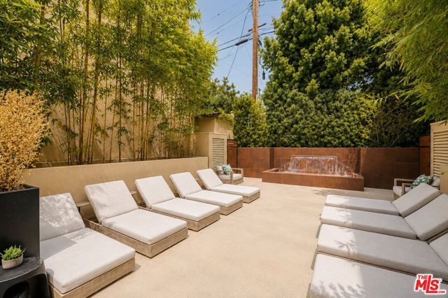 728 N Sweetzer Avenue 112, West Hollywood, CA 90069