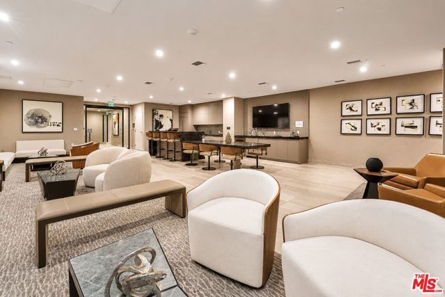 728 N Sweetzer Avenue 112, West Hollywood, CA 90069