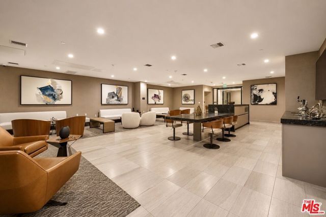 728 N Sweetzer Avenue 112, West Hollywood, CA 90069