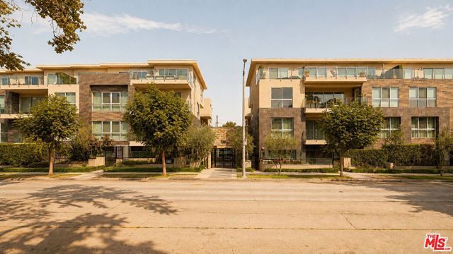 728 N Sweetzer Avenue 112, West Hollywood, CA 90069