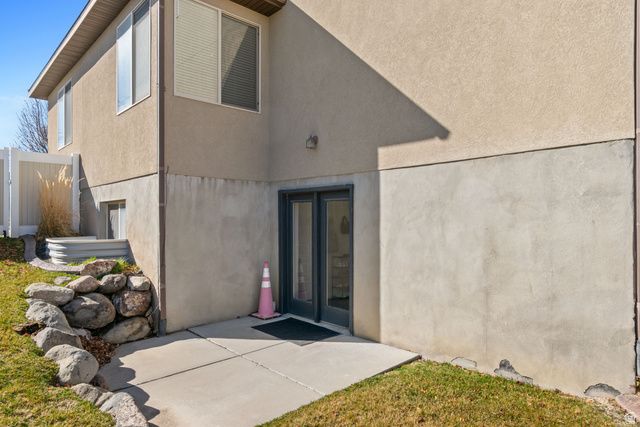 4212 W PARK HOLLOW LN, Riverton, UT 84096