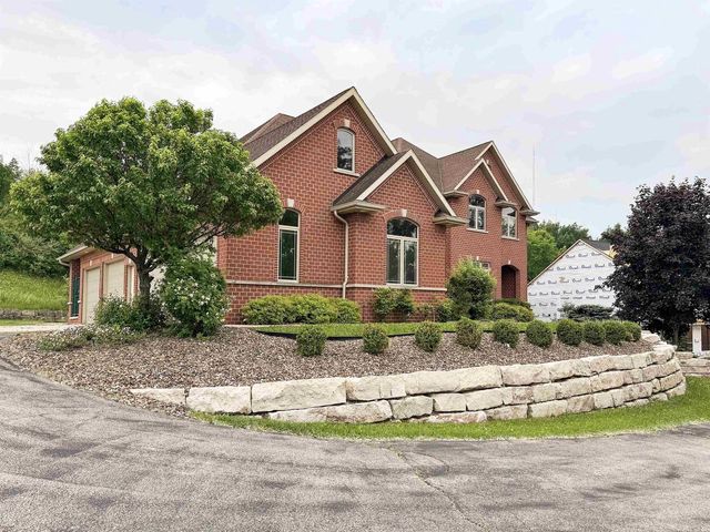 1750 LIMESTONE TRAIL, De Pere, WI 54115