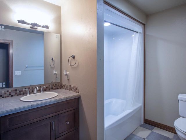 1750 LIMESTONE TRAIL, De Pere, WI 54115