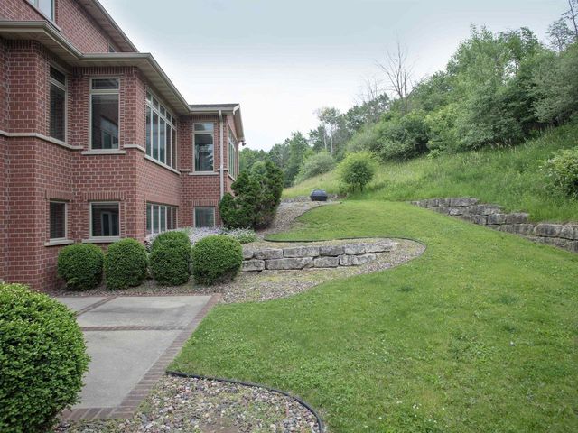 1750 LIMESTONE TRAIL, De Pere, WI 54115