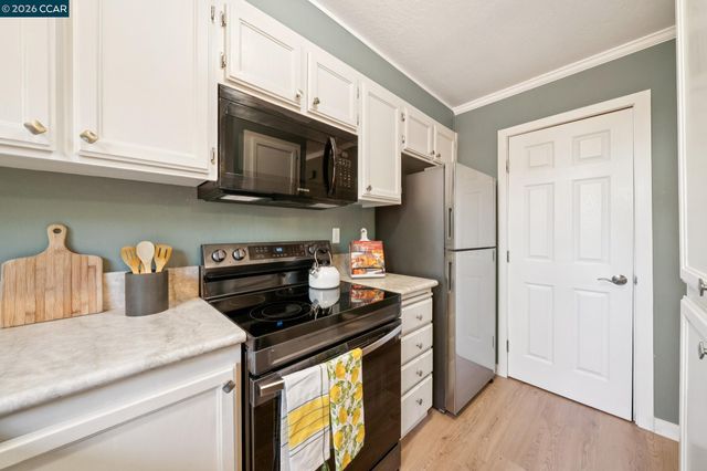 225 Mayhew Way 5, Walnut Creek, CA 94597