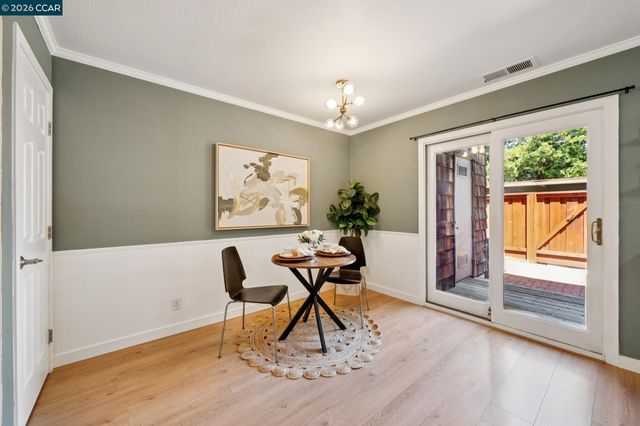 225 Mayhew Way 5, Walnut Creek, CA 94597