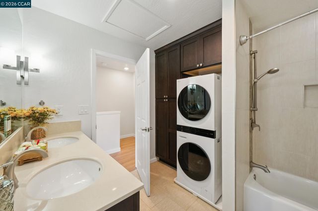 225 Mayhew Way 5, Walnut Creek, CA 94597