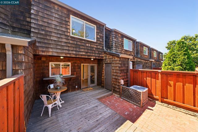 225 Mayhew Way 5, Walnut Creek, CA 94597
