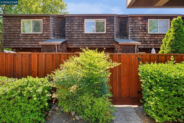 225 Mayhew Way 5, Walnut Creek, CA 94597