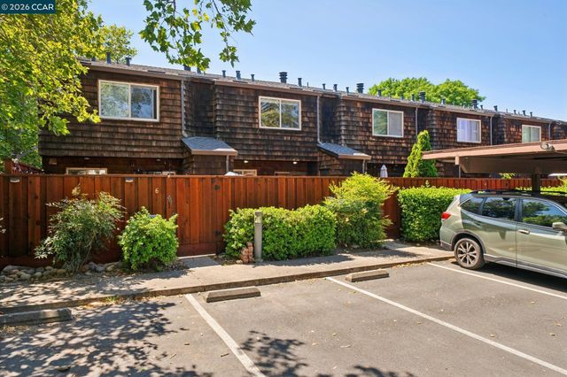 225 Mayhew Way 5, Walnut Creek, CA 94597