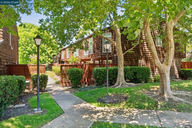 225 Mayhew Way 5, Walnut Creek, CA 94597